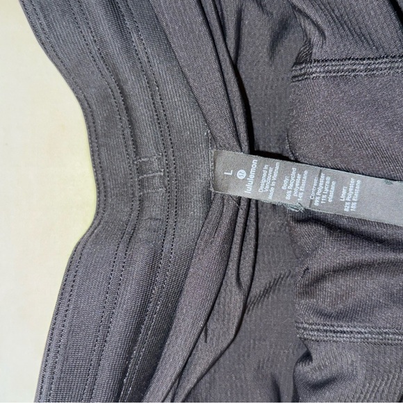 Lululemon Men’s Blue and Black Camo Shorts Size L 9in - Picture 4 of 6